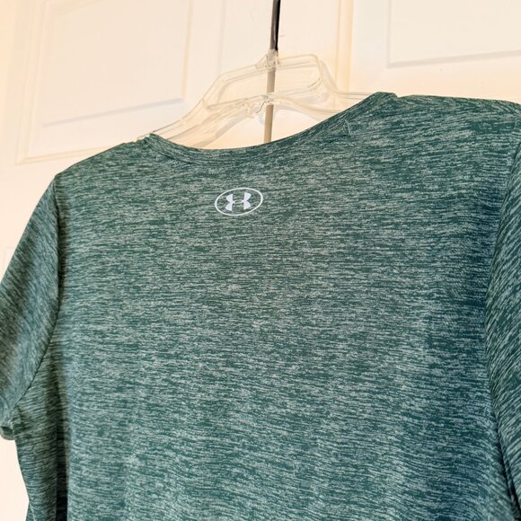 Under Armour Loose Heatgear short sleeve V-neck tee, size Large, dark green - Picture 8 of 8